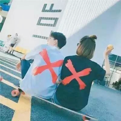 一男一女异性闺蜜头像合集 28张高清蓝颜红颜头像素材