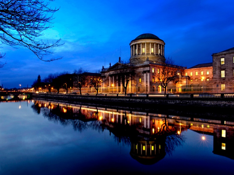 氛围感拉满！异国夜晚河流倒影建筑壁纸合集