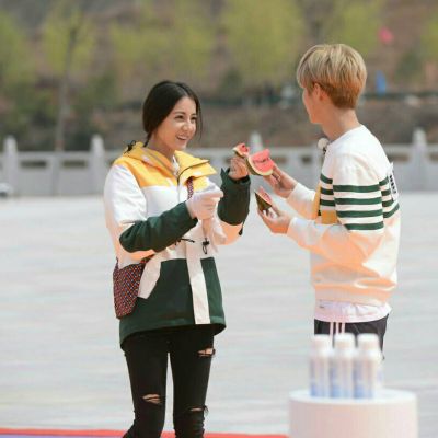 鹿晗迪丽热巴CP情侣头像合集 共14组明星头像素材