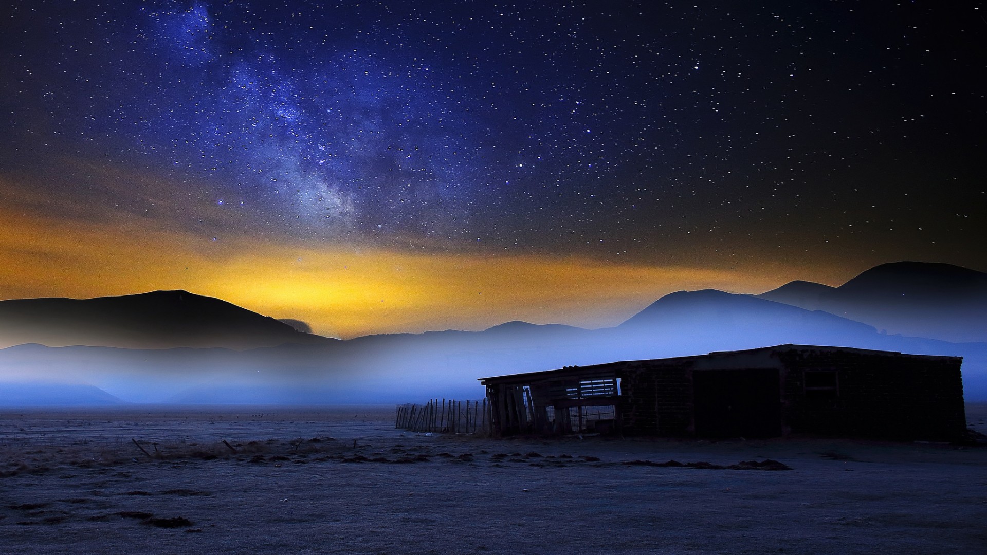 山巅银河夜景谷仓 氛围感拉满的电脑动漫壁纸