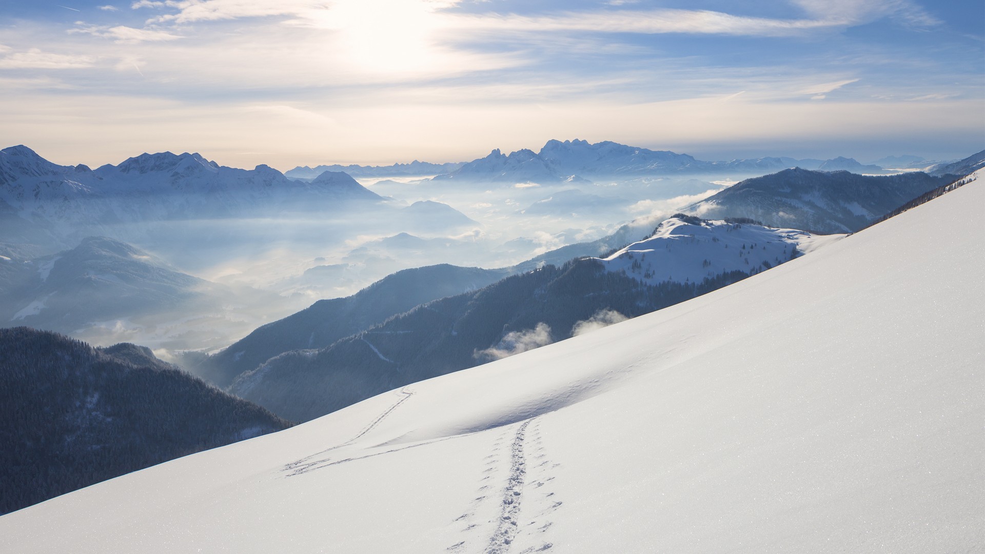 Windows10自带雪山山峦高清壁纸分享