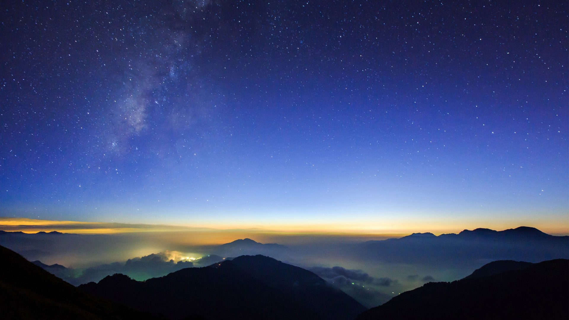 这款丘陵繁星夜景壁纸太适合当桌面了！