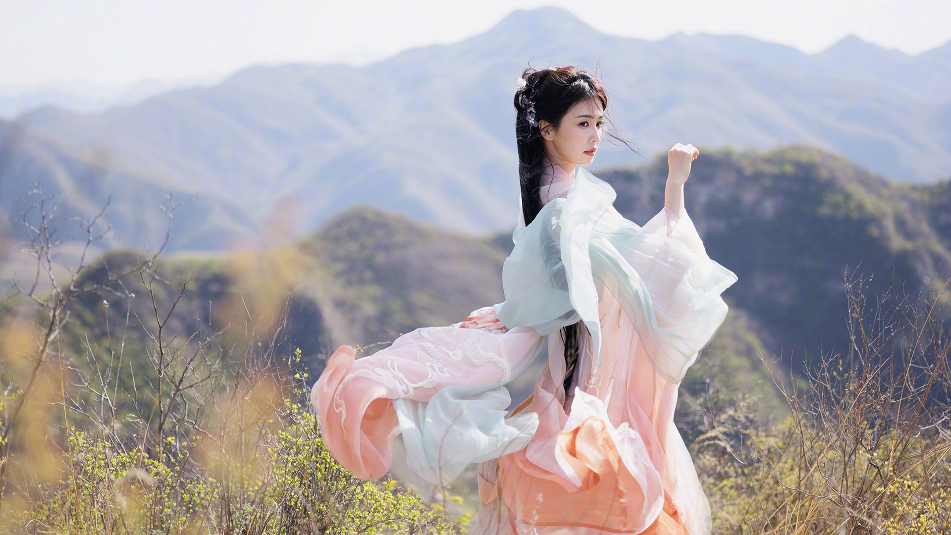 大山白鹿古风美女电脑壁纸 多款高清尺寸任你选