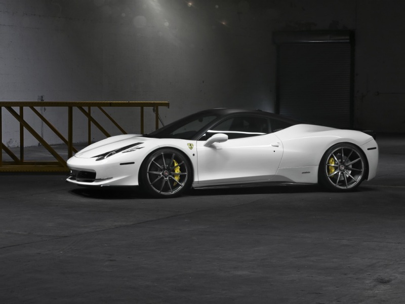 白色法拉利458超级跑车 高清电脑桌面壁纸来啦