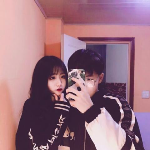 24张超酷嘻哈风潮牌情侣头像 高清好看直接用