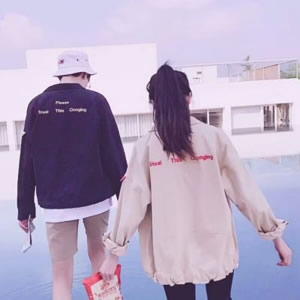 12组双人牵手背影情侣头像 一对两张高清图