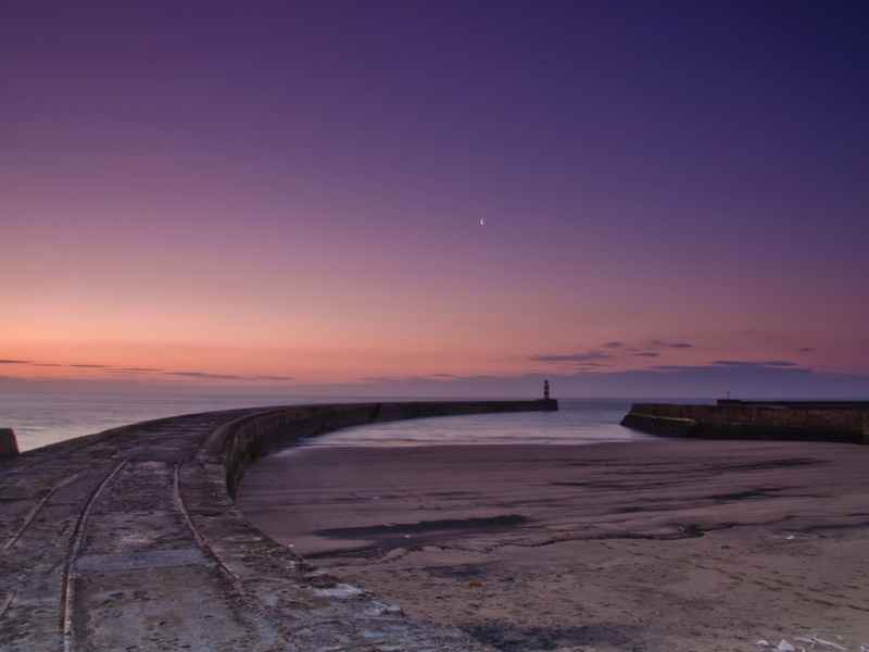灯塔海洋月亮沙滩这套风景壁纸太适合当电脑桌面了