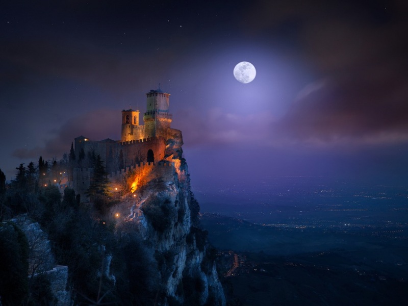 圣马力诺蒂塔诺山夜景电脑桌面壁纸上新啦