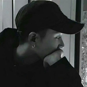 超拽霸气情侣头像单人 16张高清一对两张情侣头像合集来了