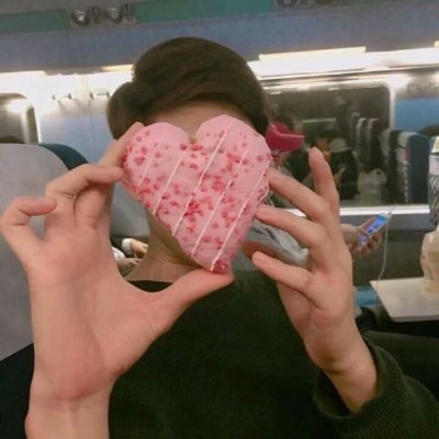 一男一女分开的高清潮款情侣头像 共26组