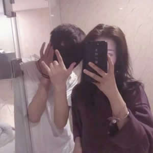 甜到跺脚！16组双人情侣头像 把热恋日常直接焊在头像里