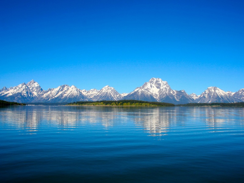 清爽蓝调湖水风景 电脑动漫桌面壁纸安排上
