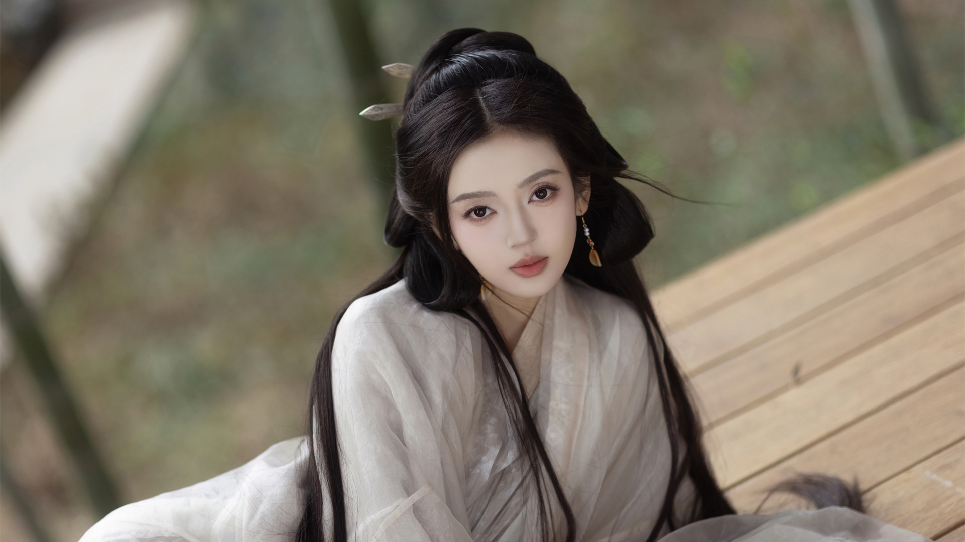 古装美女何瑞贤高清电脑桌面壁纸分享