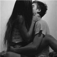 18组霸气接吻情侣头像 一对两张超甜恩爱款