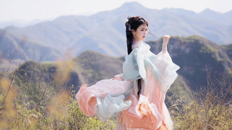 大山白鹿古风美女电脑壁纸 多款高清尺寸任你选