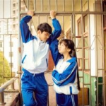 穿校服的学生情侣头像 22张清新纯爱情头一对两张