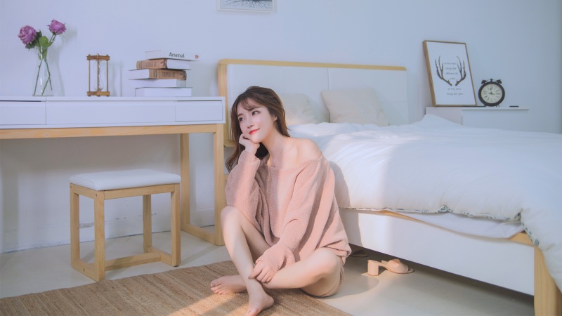 一个人的下午高清美女电脑壁纸分享