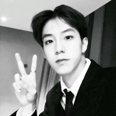 最新黑白情侣头像来啦！一男一女高清款共10张