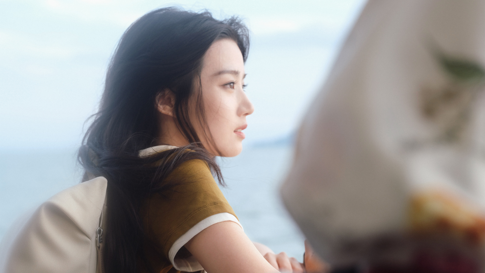 侧脸美女卢昱晓电脑桌面壁纸 多款高清尺寸可选