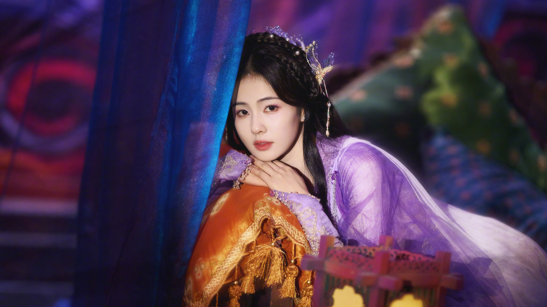 白鹿《白月梵星》剧照电脑壁纸 高清版免费下载