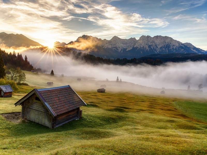 巴伐利亚清晨山景草地小屋壁纸
