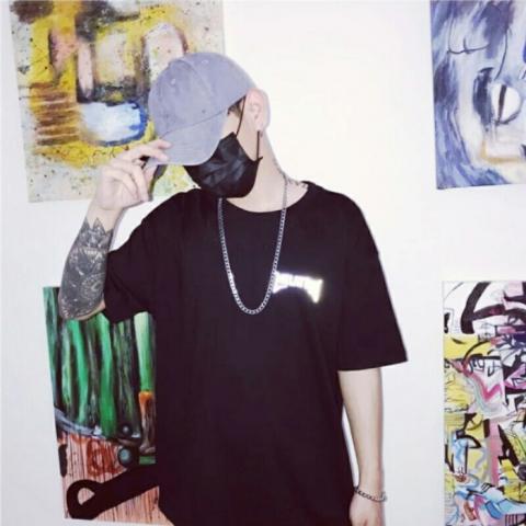 24张超酷嘻哈风潮牌情侣头像 高清好看直接用