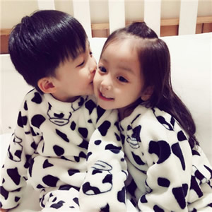 超可爱！双人萌娃情侣头像一对两张 12张可爱萌图合集