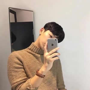 一左一右的个性情侣头像 高清少见款共16张