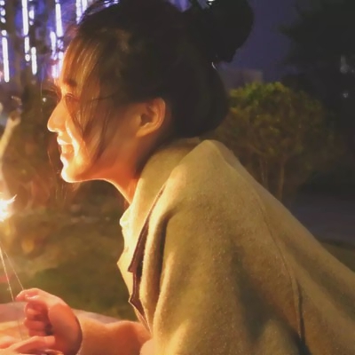 12张高清真人一男一女唯美情侣头像 快收藏当情头