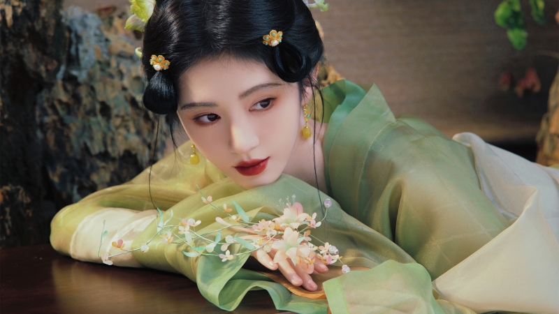 绿色古装造型鞠婧祎电脑壁纸推荐