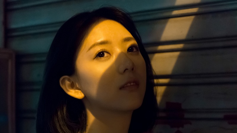 屋内美女摄影电脑桌面高清壁纸分享