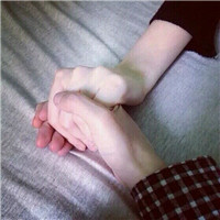 微信牵手头像合集！18组超甜情侣手牵手头像直接抱走