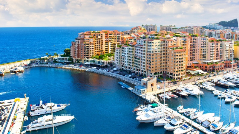 摩纳哥滨海船坞风光电脑桌面壁纸