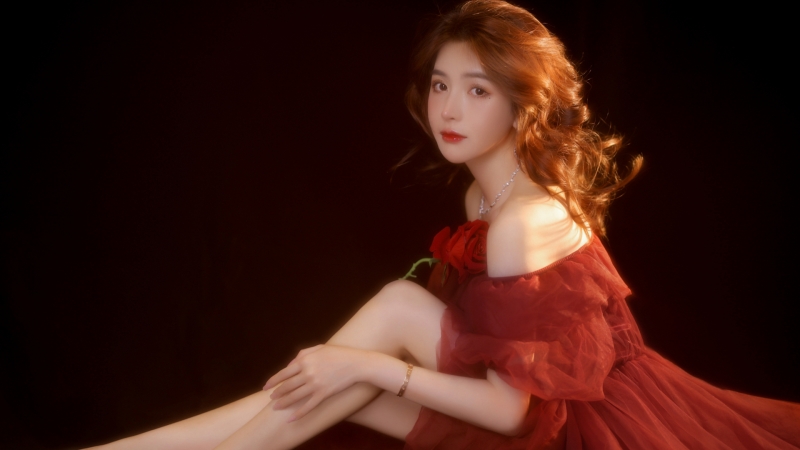 江亦祺穿红礼服配玫瑰的高清美女壁纸来啦