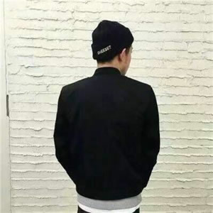 一男一女背影情侣头像合集 16张高清无水印