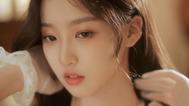 居家戴白手套的养眼美女壁纸推荐