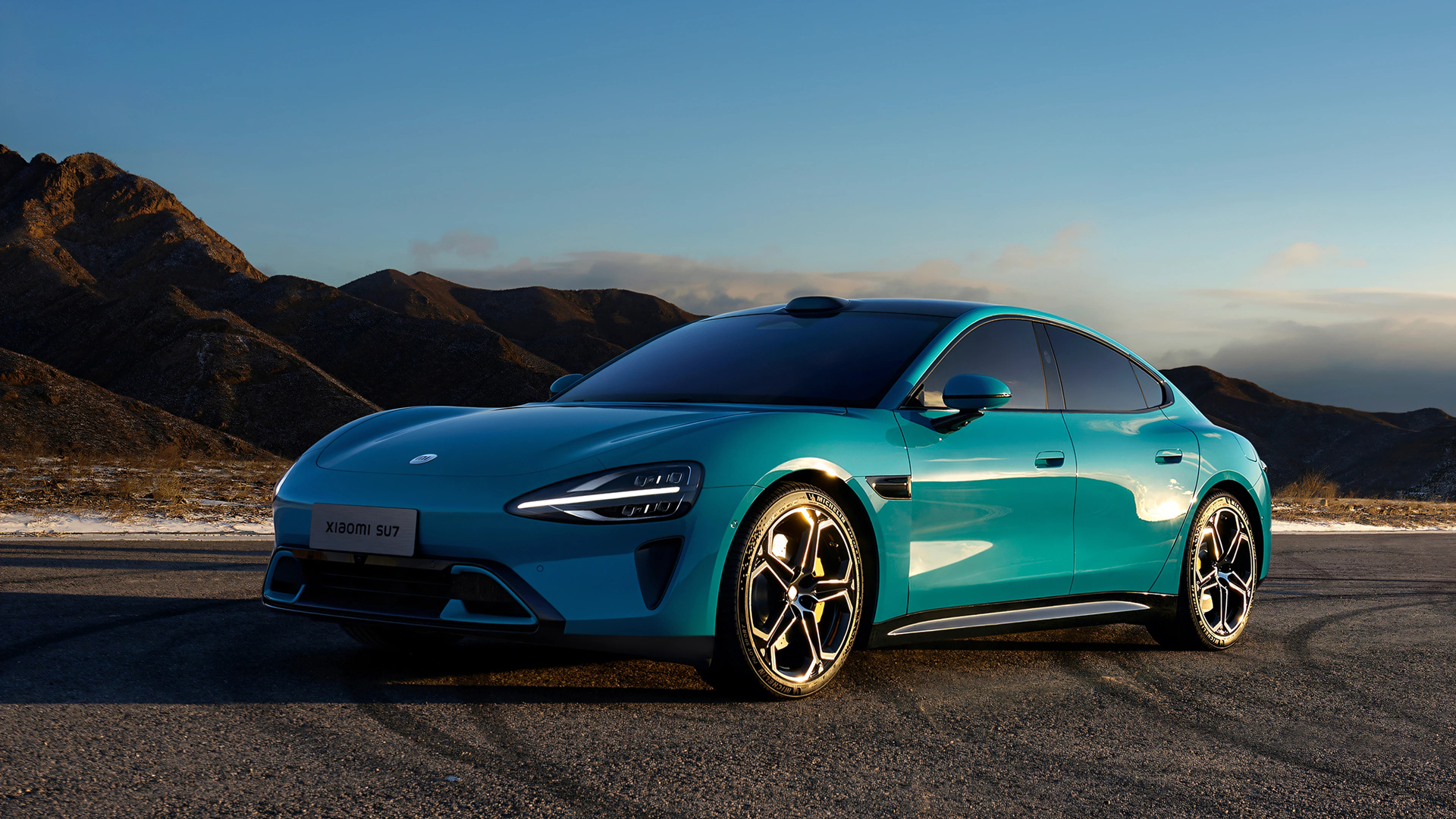 小米SU7海湾蓝高清汽车壁纸下载