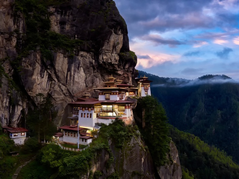 虎穴寺风光电脑壁纸！带龙的气息的寺院山景壁纸