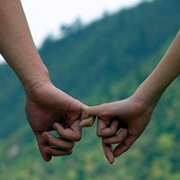 30张超甜情侣牵手头像合集 氛围感拉满的唯美手牵手情头