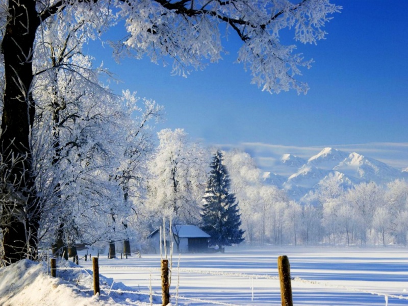 冬日远山雪景电脑壁纸 适配多款屏幕尺寸