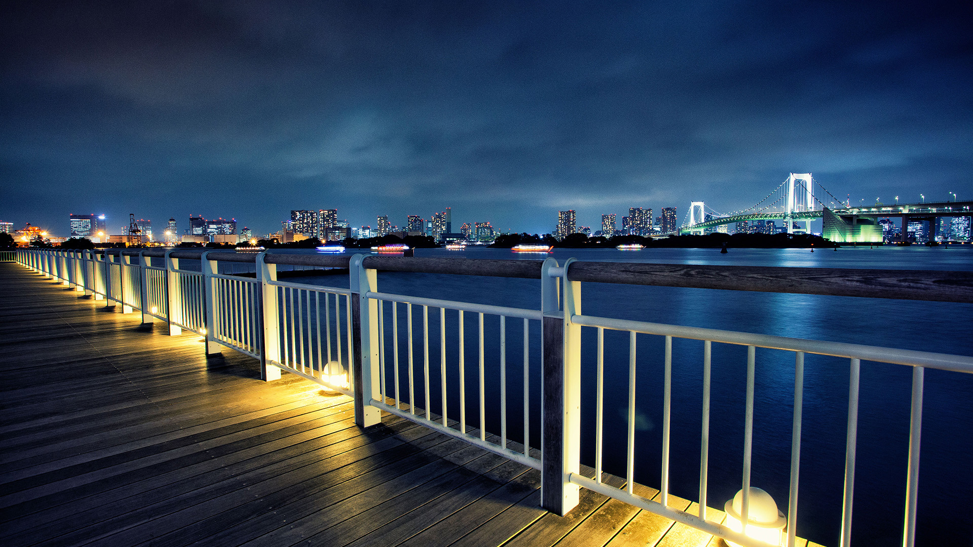 城市夜晚静谧桥景 氛围感拉满的电脑动漫壁纸