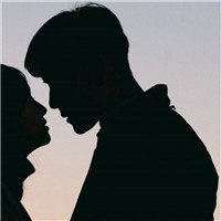 18组霸气接吻情侣头像 一对两张超甜恩爱款