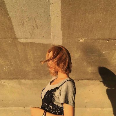 18张高清意境款！一男一女分开的情侣头像合集