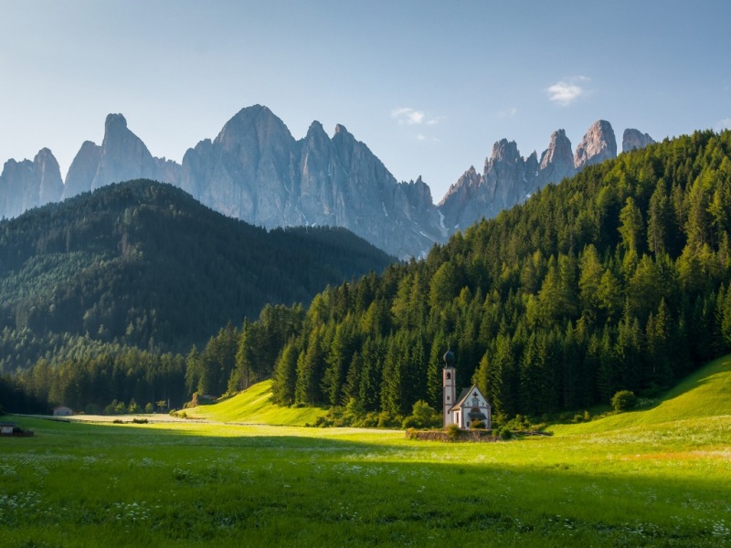 阿尔卑斯山教堂风景电脑壁纸 多款高清尺寸可选