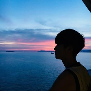 16张黄昏背影情侣头像 一左一右高清夕阳款