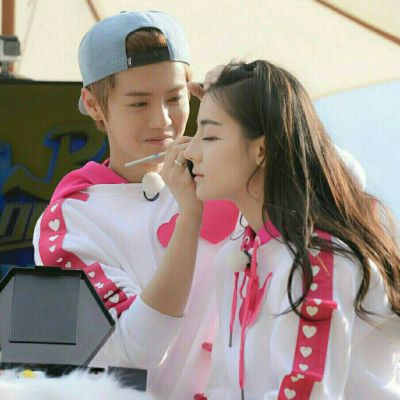 鹿晗迪丽热巴CP情侣头像合集 共14组明星头像素材