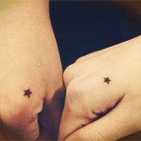 18张氛围感拉满的纹身情侣头像 小众又甜蜜