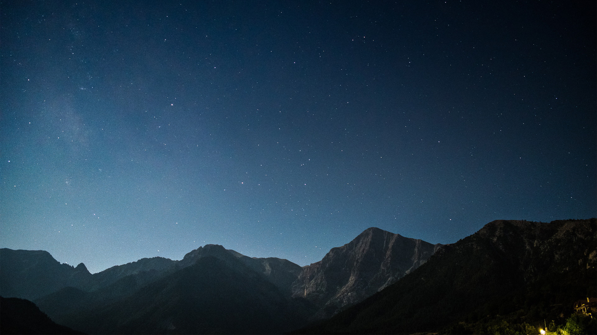 能当电脑桌面的夜晚星空山景高清壁纸来了