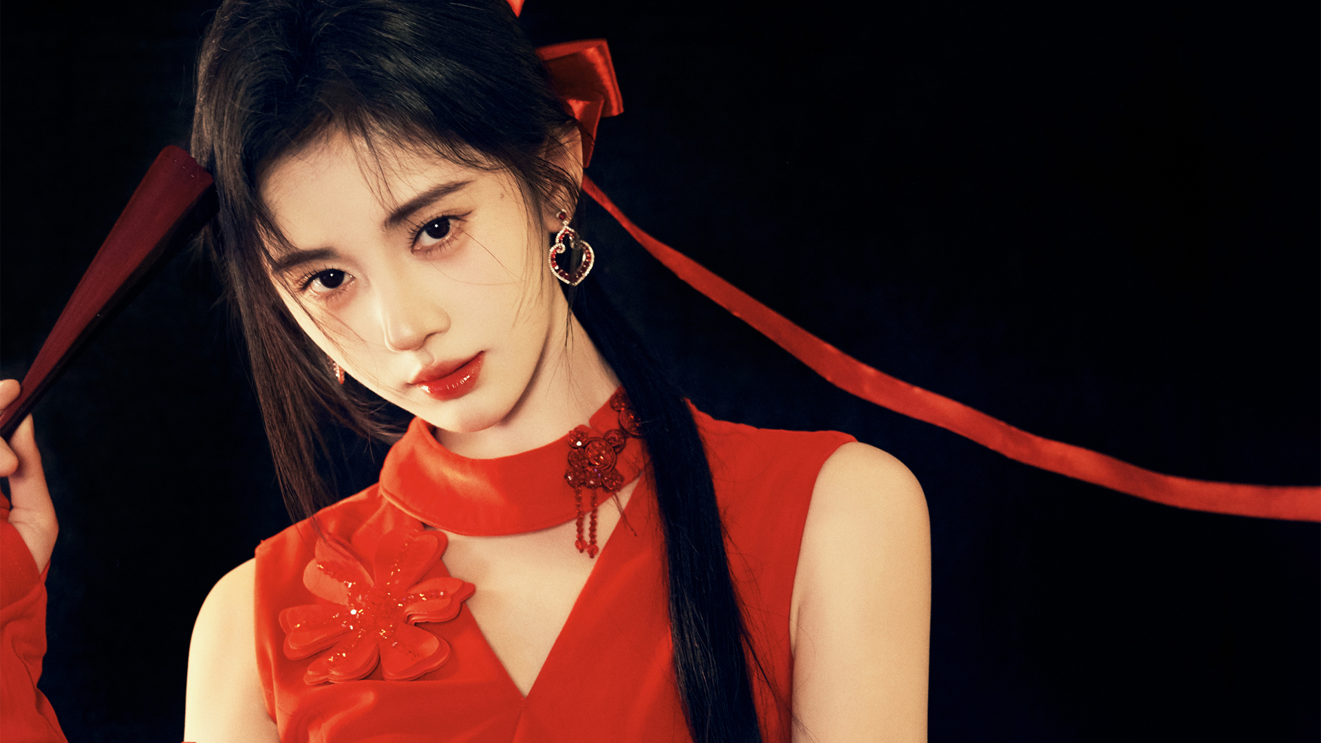 鞠婧祎新年红裙造型电脑高清壁纸来啦