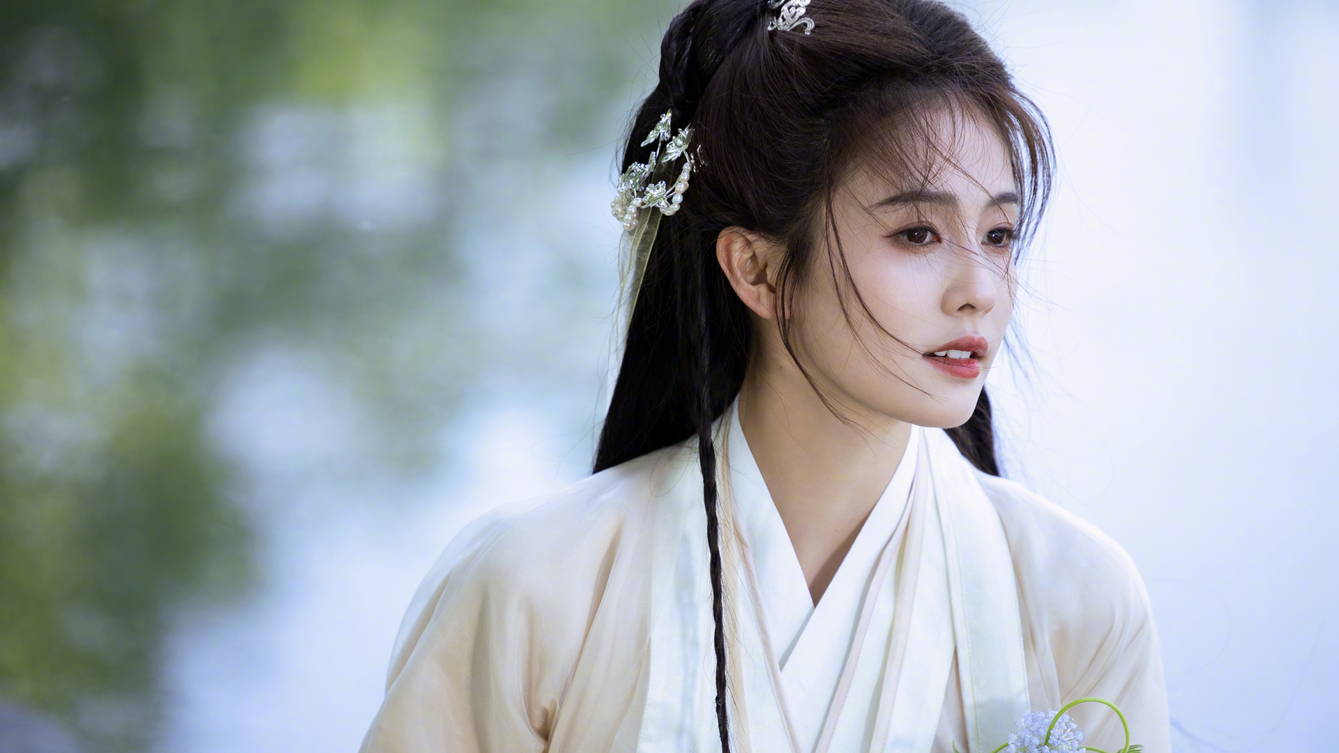 白鹿白衣古装绝美高清壁纸 多款分辨率任你选